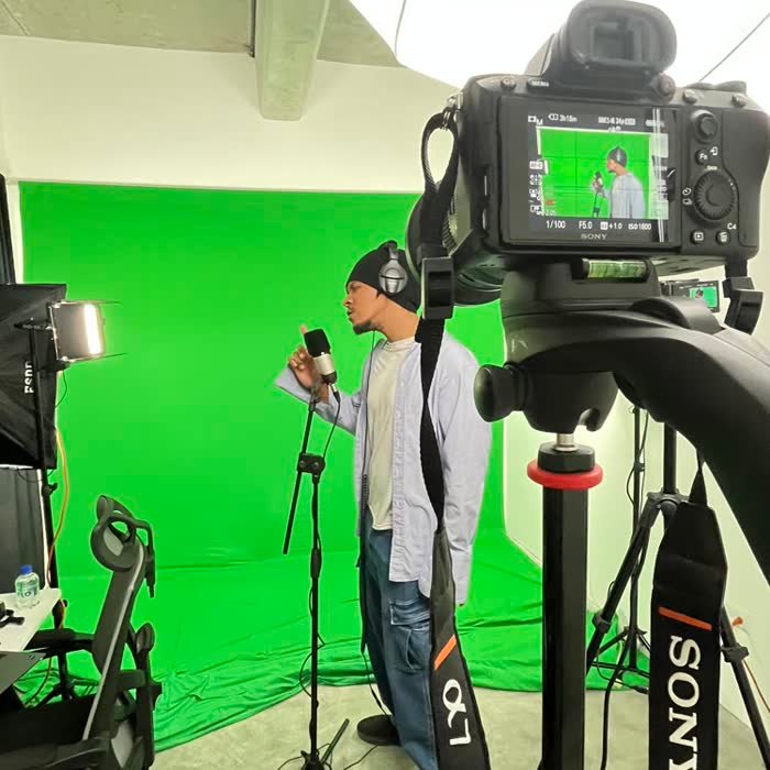 Producción con pantalla verde en el estudio