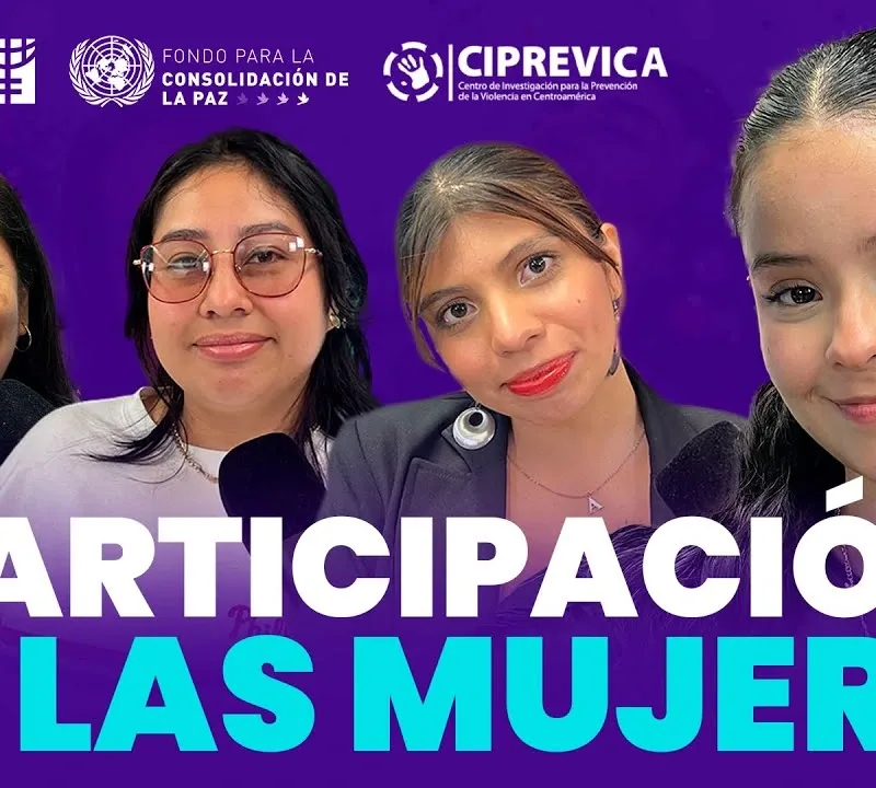 Mesa de diálogo del podcast Contexto Plis donde se reflexiona sobre la educación universitaria en Guatemala y sus implicaciones para el futuro.